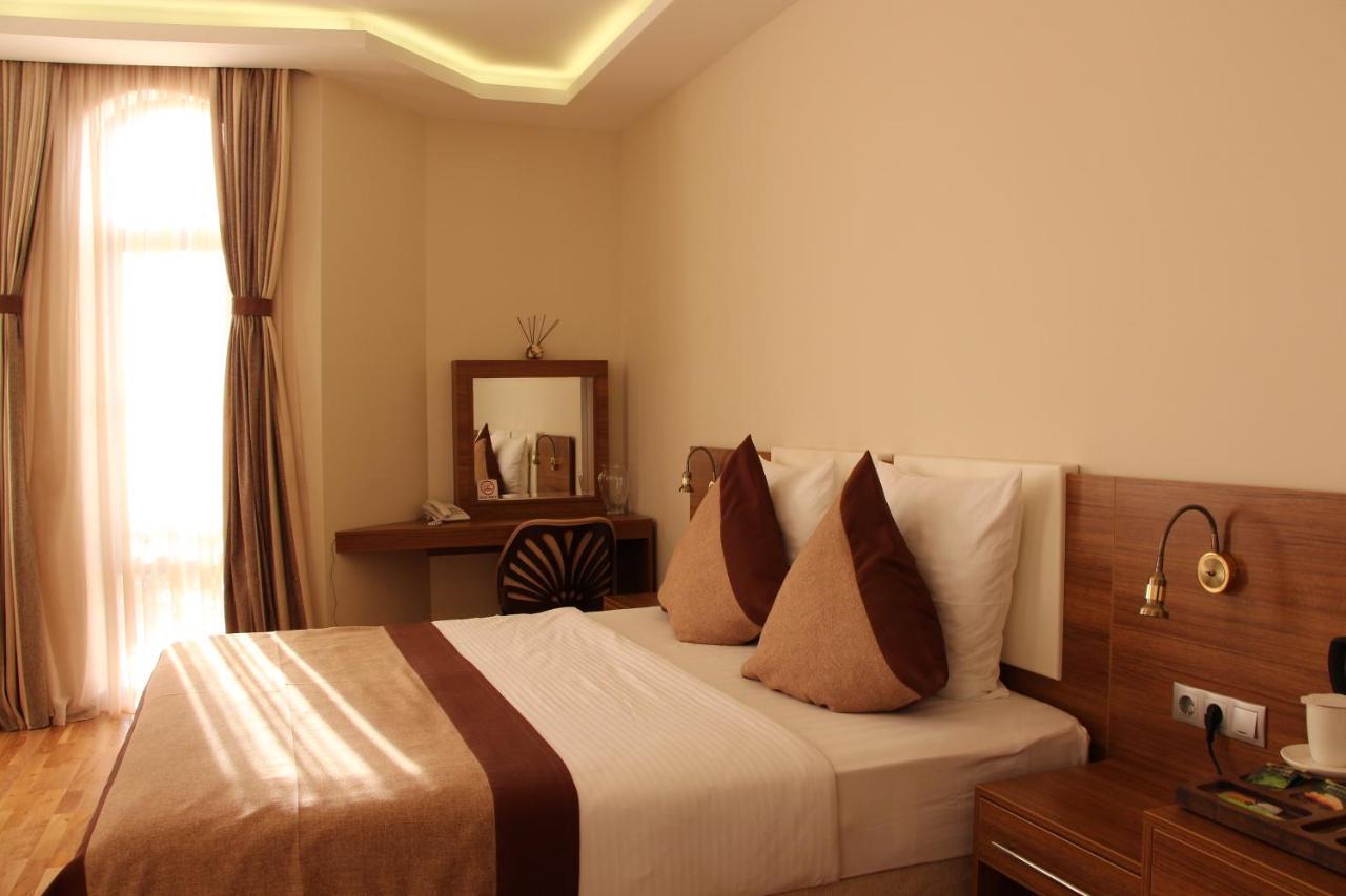 Leon Boutique Hotel Σουχούμι Εξωτερικό φωτογραφία