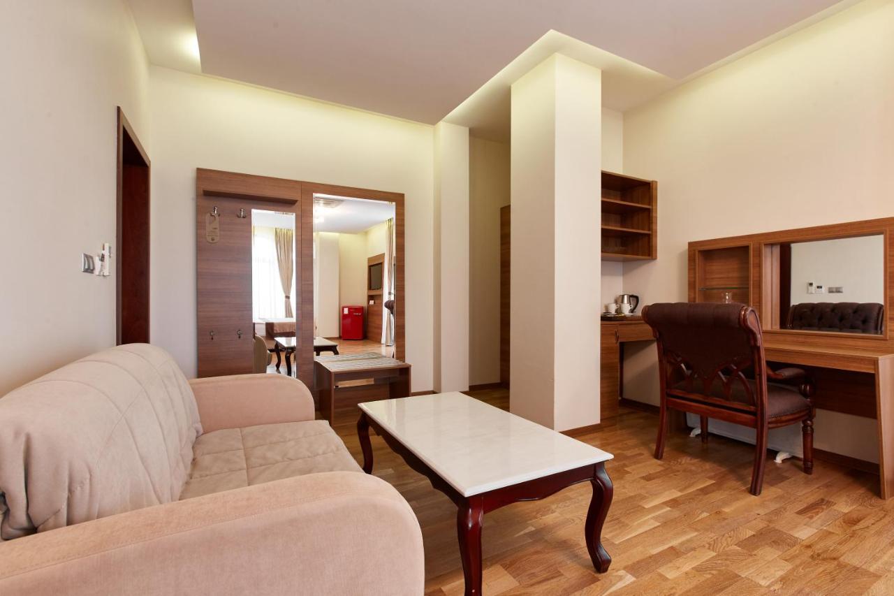 Leon Boutique Hotel Σουχούμι Εξωτερικό φωτογραφία